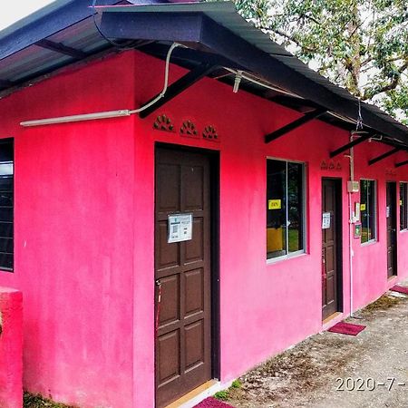 Lopoh Waterfront Budget Chalets Villa Hulu Langat Eksteriør billede
