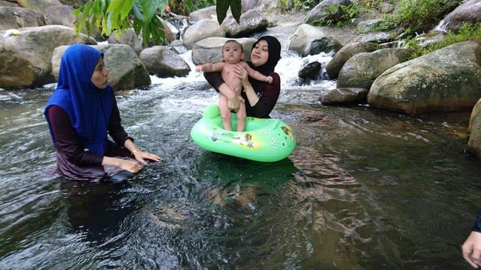 Lopoh Waterfront Budget Chalets Villa Hulu Langat Eksteriør billede