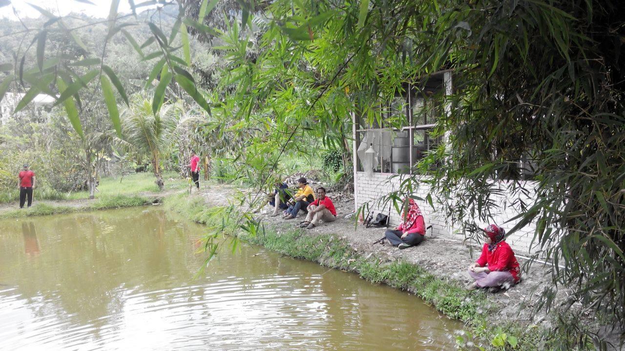 Lopoh Waterfront Budget Chalets Villa Hulu Langat Eksteriør billede